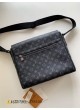 LV DISTRICT MESSEGER BAG MM